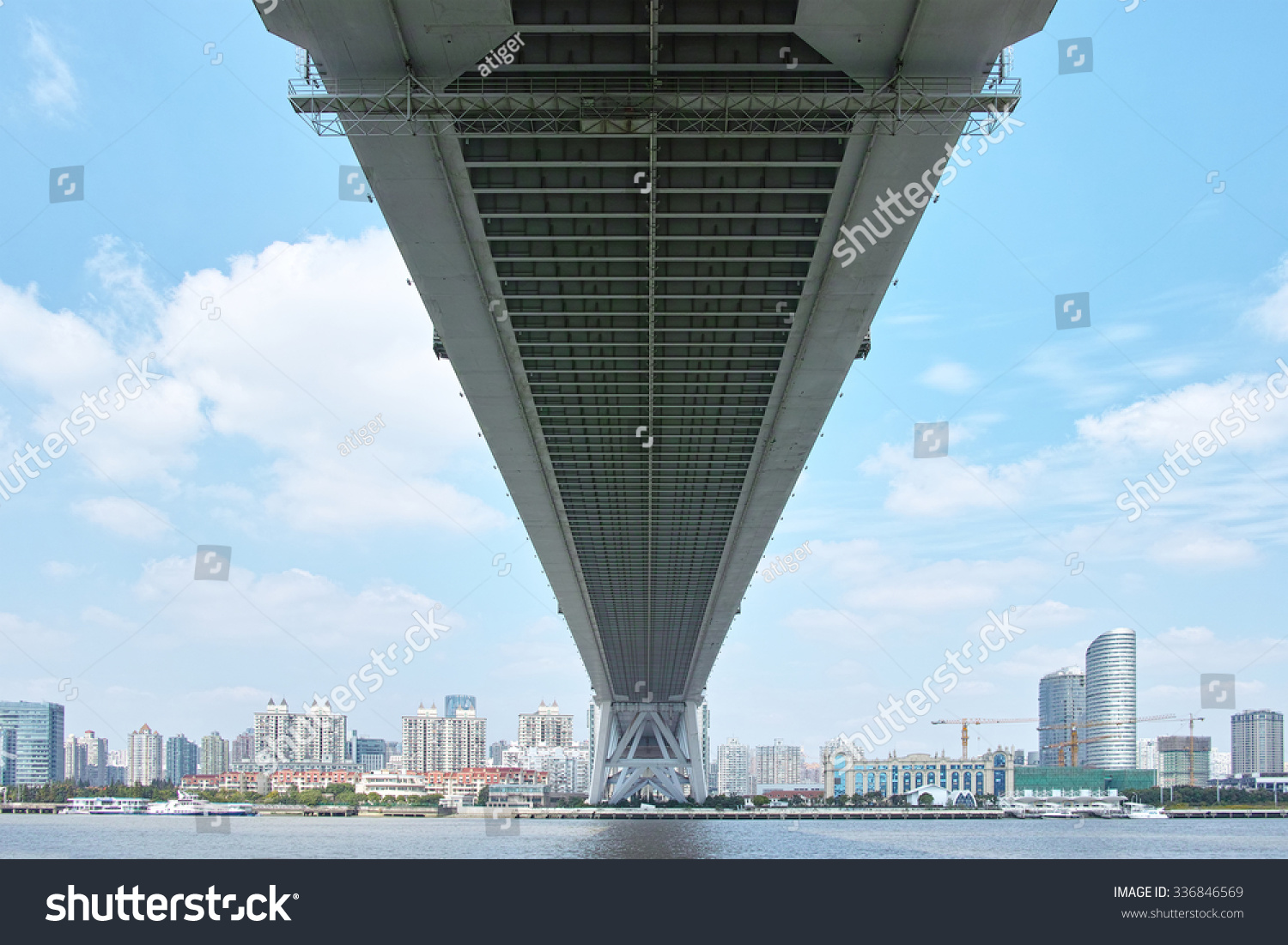 《lupu桥牌over,黄浦江的另一边river和2010年世