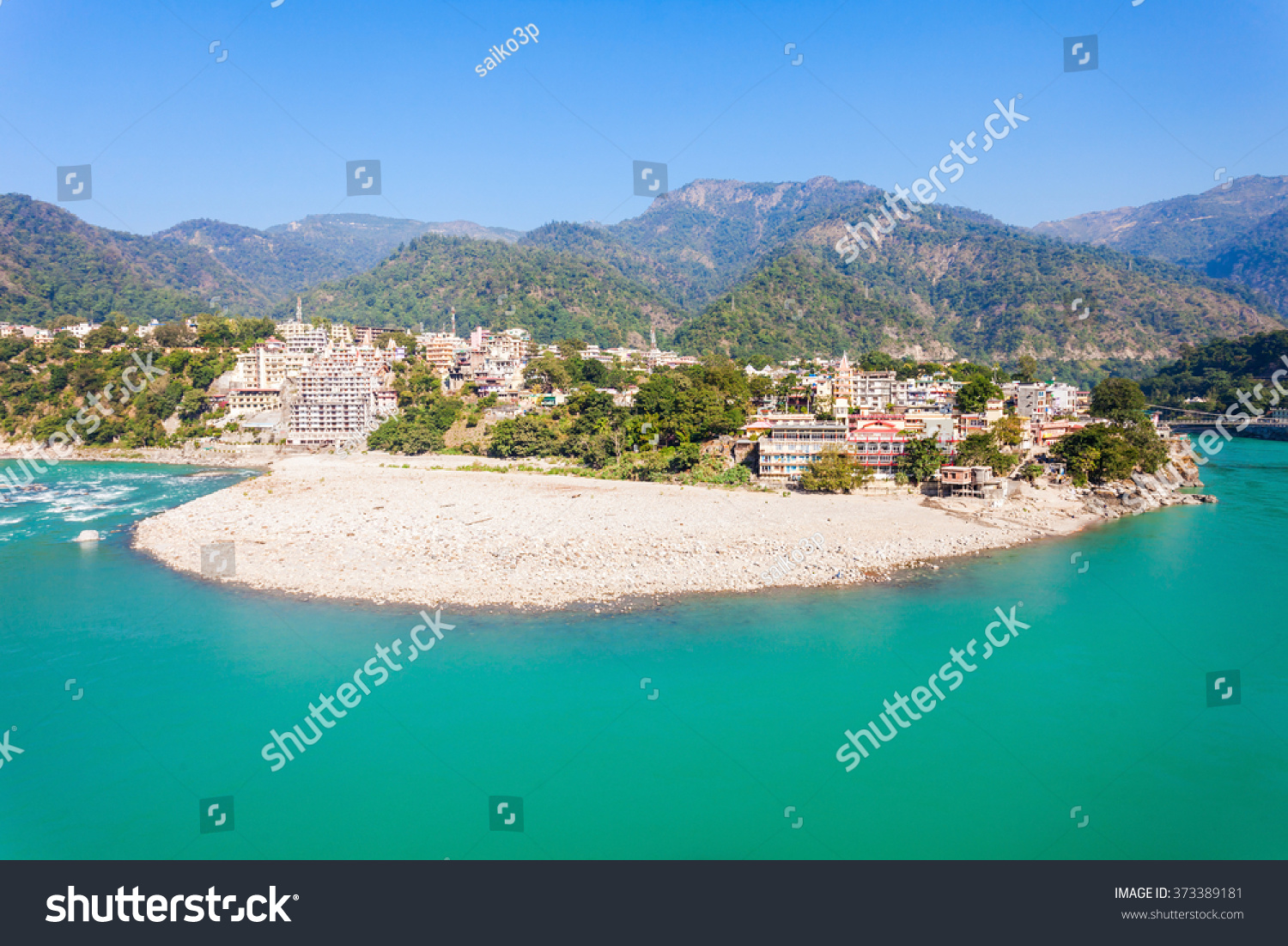 伽圣地全景。它被称为网关Garhwal喜马拉雅山