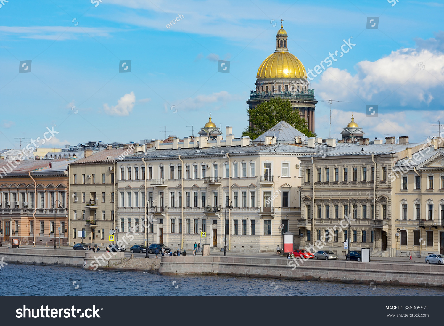圣彼得堡的英语路堤涅瓦河,圣以撒大教堂穹顶