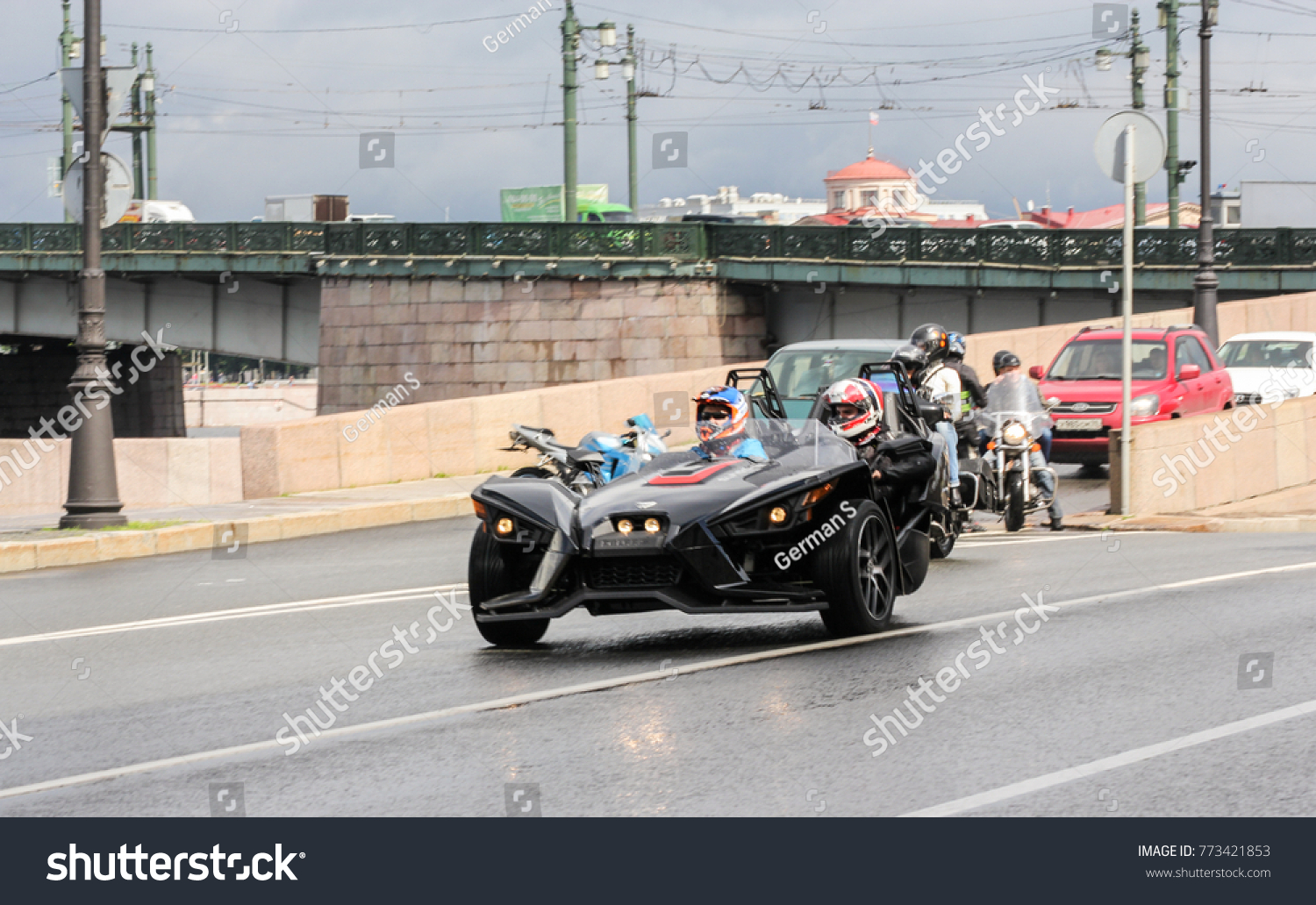 center car tricycle