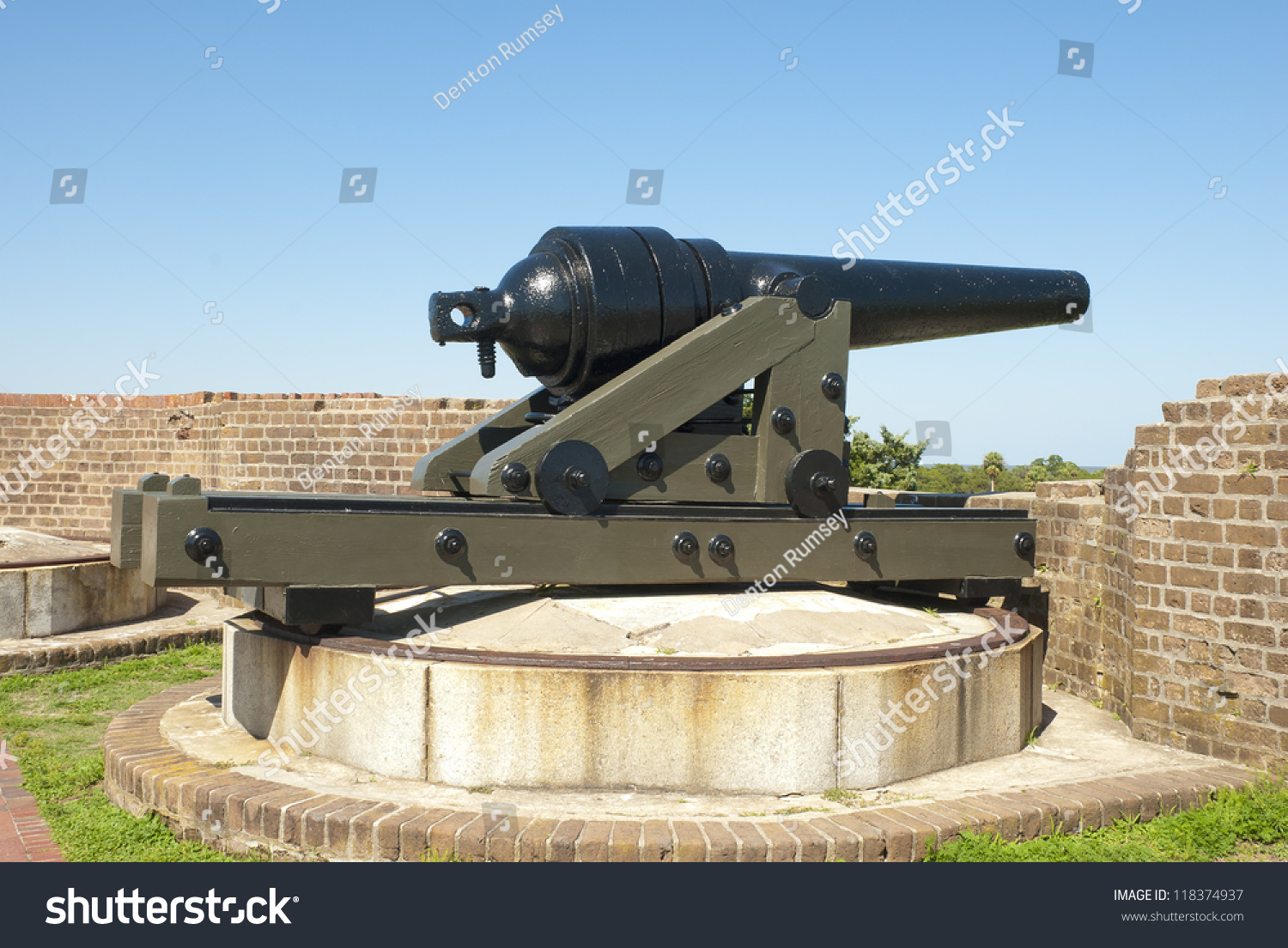 A Civil War Era Blakely Rifle, Or Cannon, Sits On A Sea Coast Carriage ...