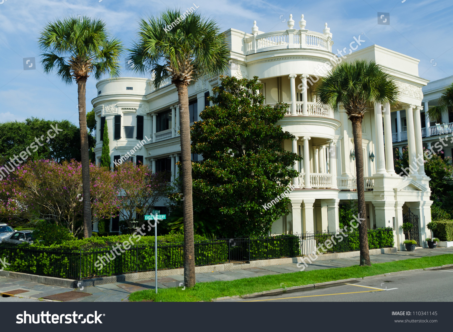 A Colonial Style Of Architecture In Charleston, South Carolina. Stock ...