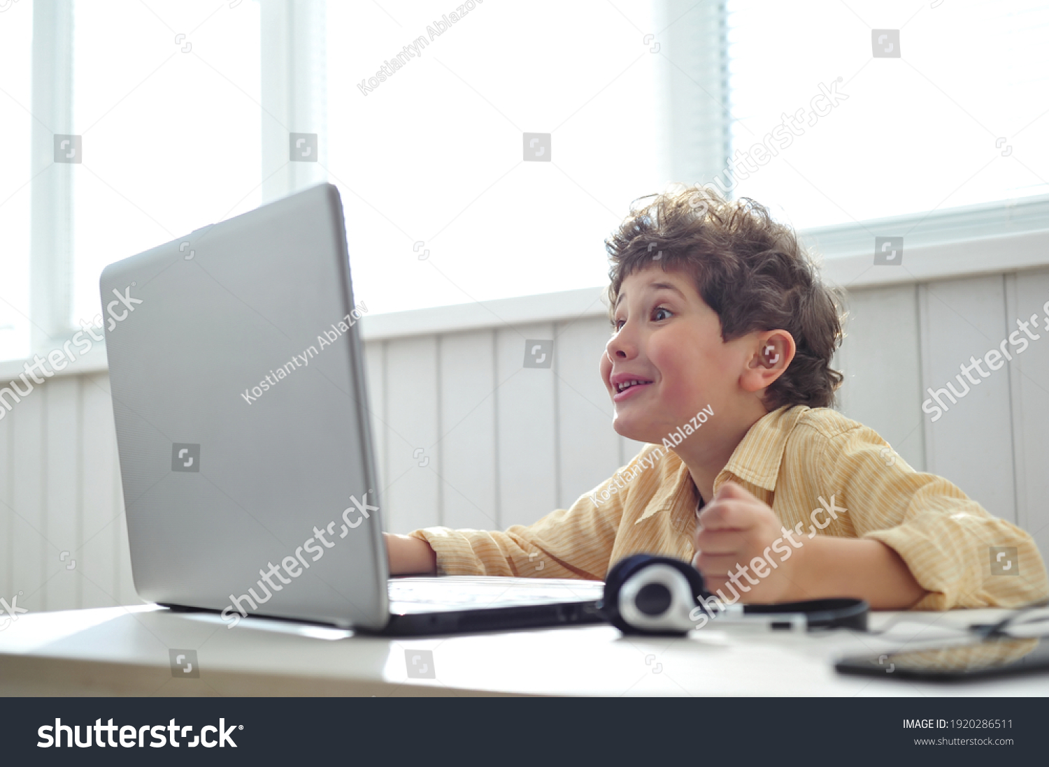22,091 Child computer funny Images, Stock Photos & Vectors | Shutterstock