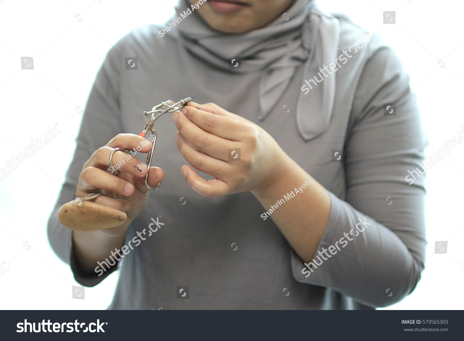 Malay Make Artist Holding Eyelashes Clamp Stock Photo Edit Now 579565303