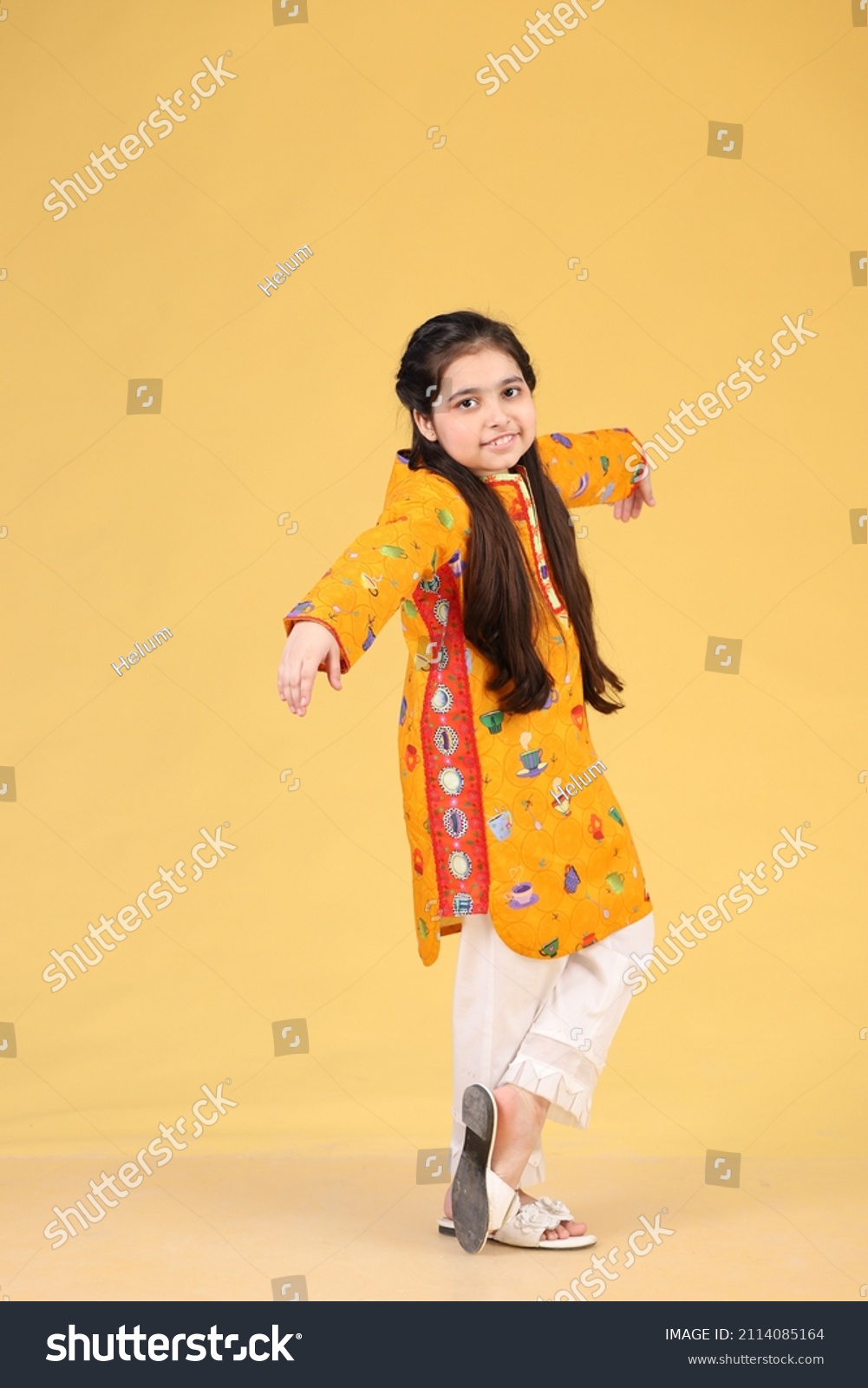 Pakistani Asian Child Girl Wearing Tradition Stock Photo 2114085164 ...