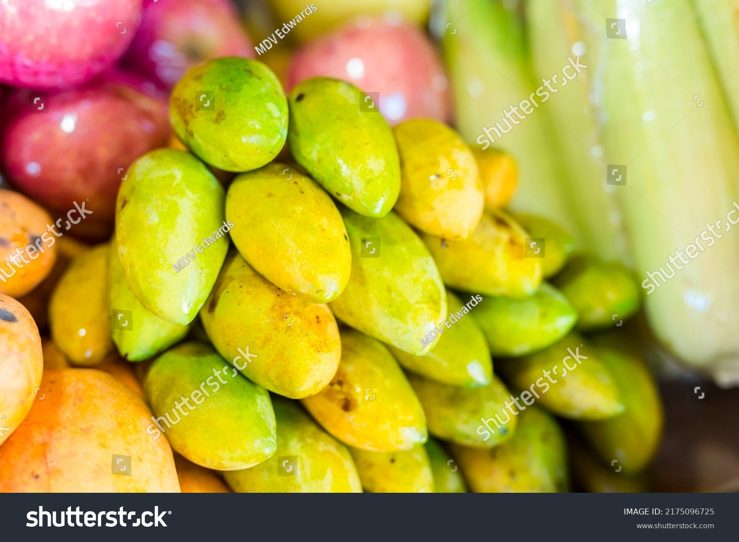 Pile Unripe Pahutan Mangoes Sale Public Stock Photo 2175096725 ...