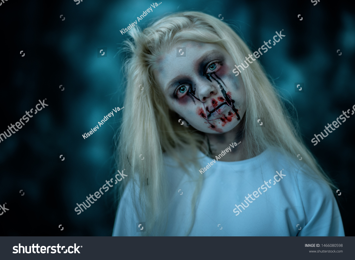 Portrait Scary Pale Girl Horror Film Arkivfoto Rediger Na 1466080598