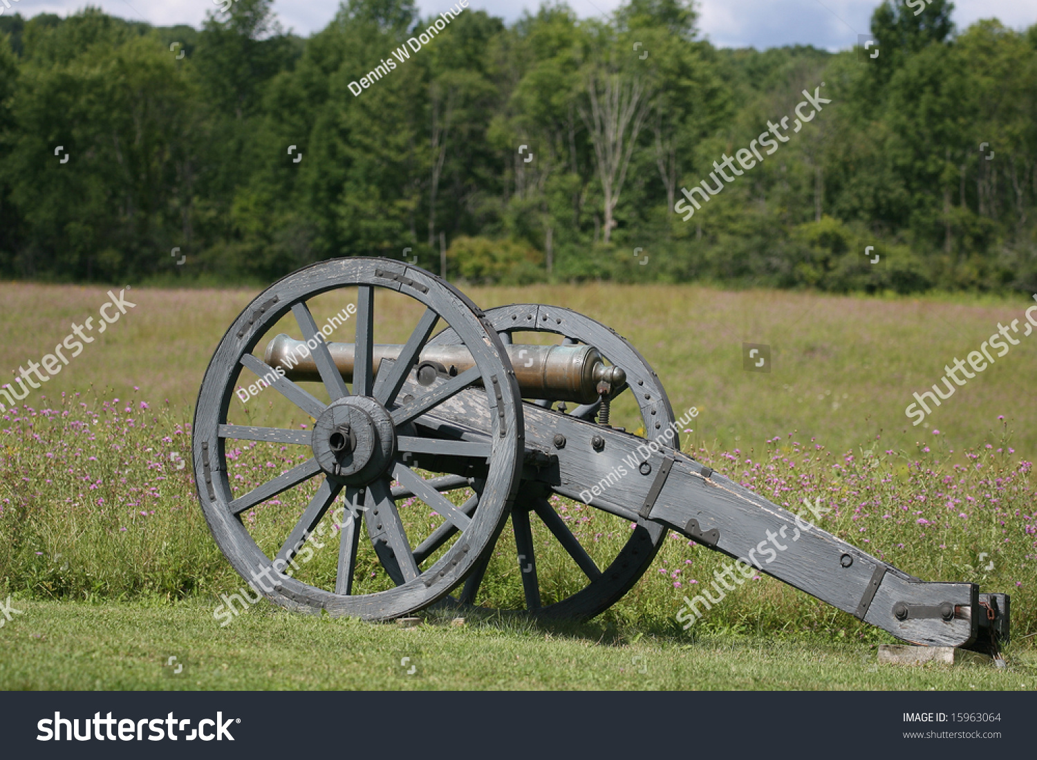 A Revolutionary War Cannon At The Saratoga National Historical Park ...