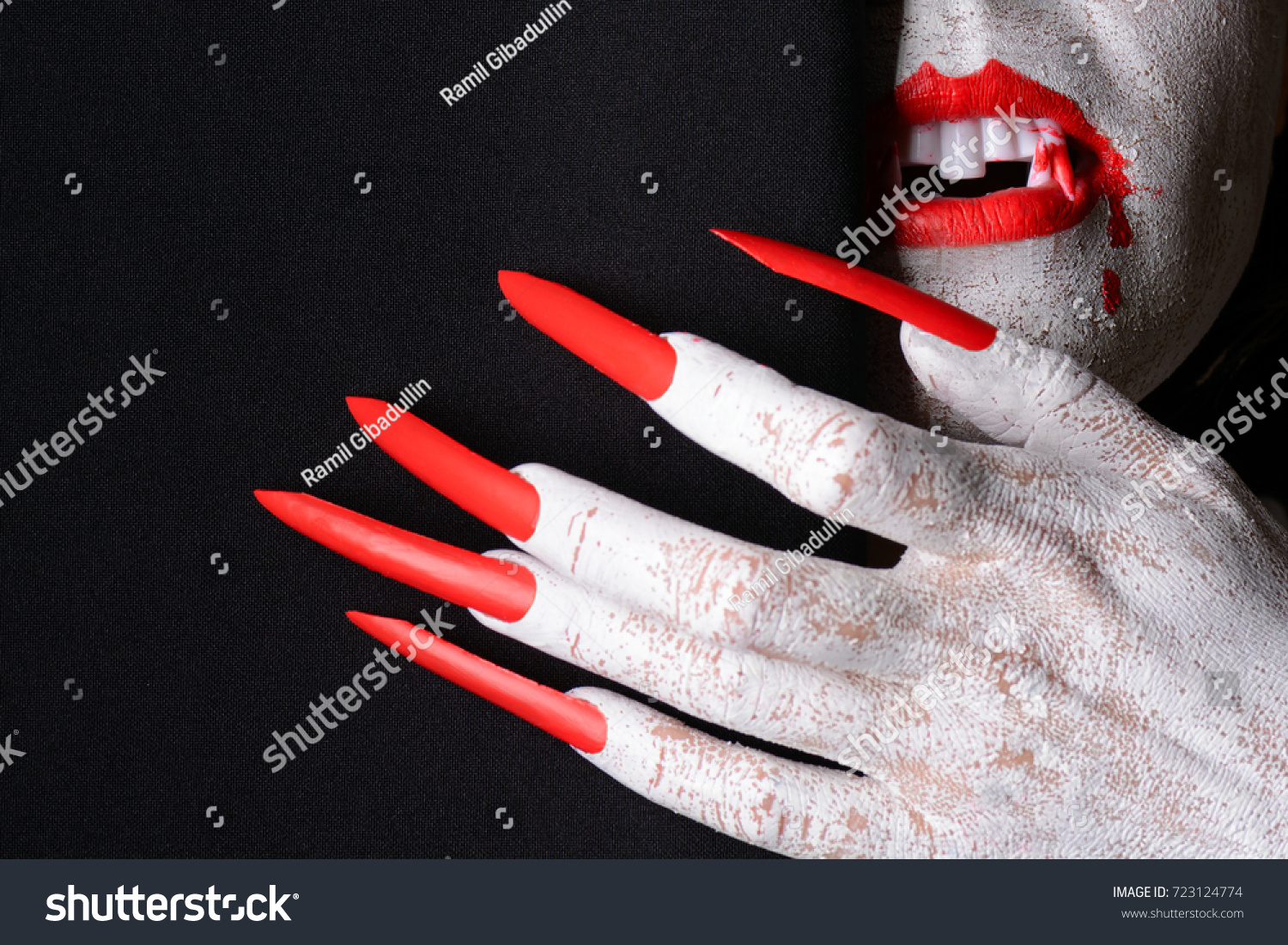 Scary Halloween Vampire Sharp Claws Fangs Stock Photo Edit Now 723124774