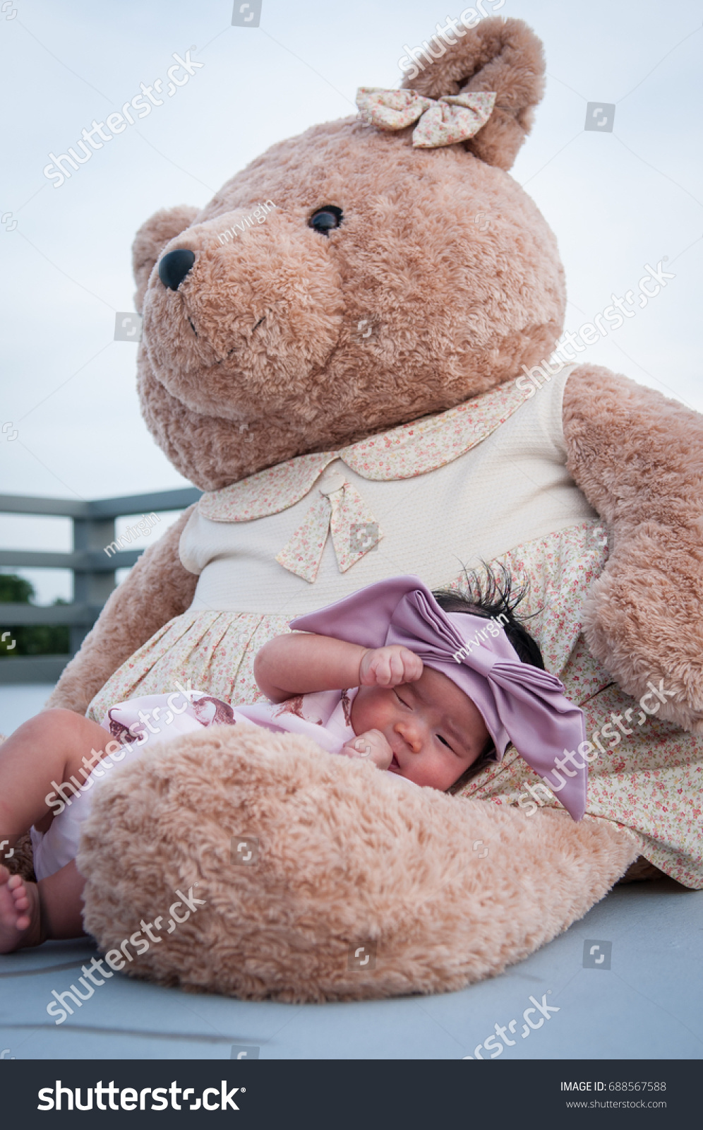 big teddy bear for baby girl