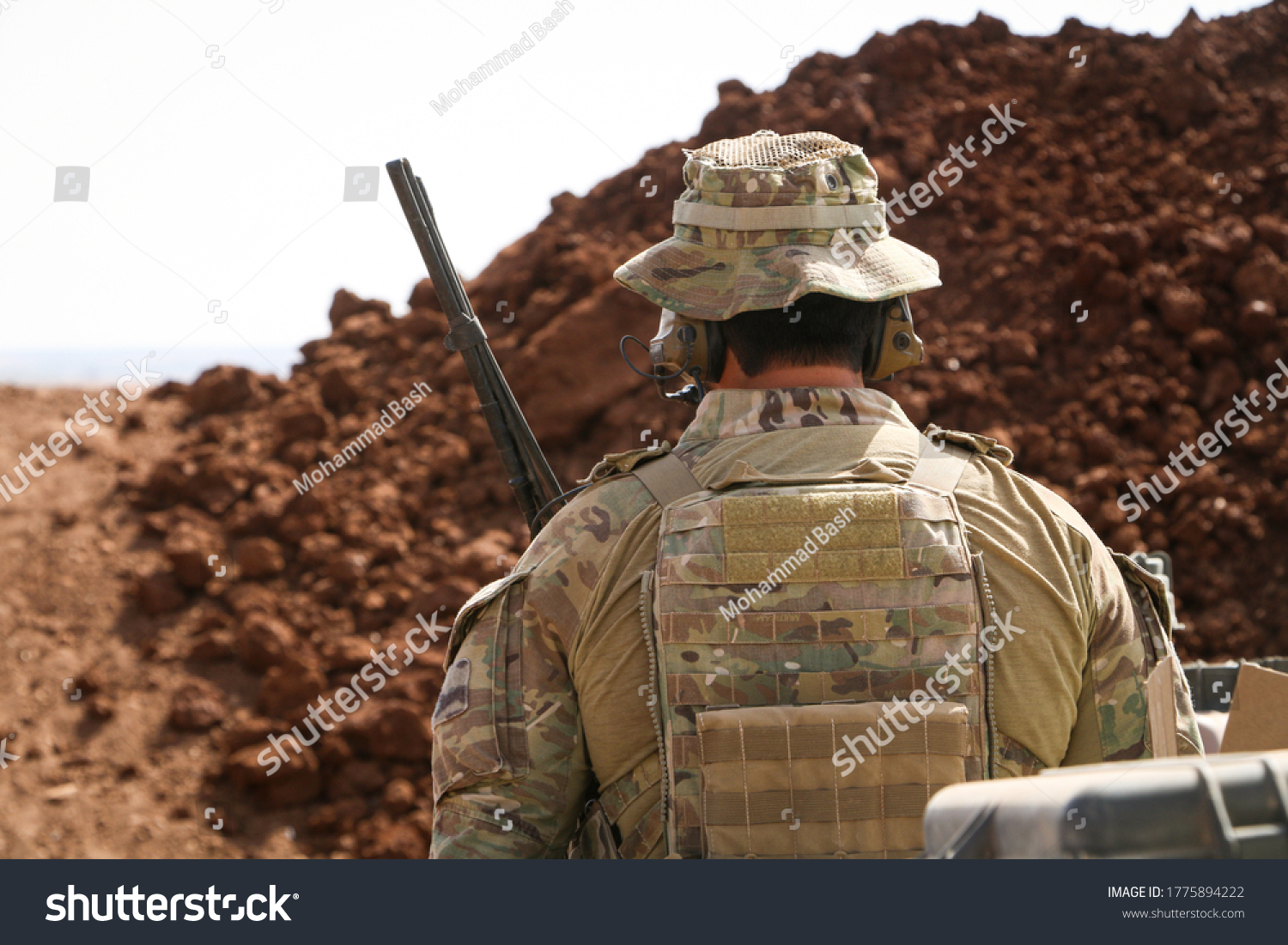 Us Turkish Soldiers Discussing Bombing Isis Stock Photo Shutterstock