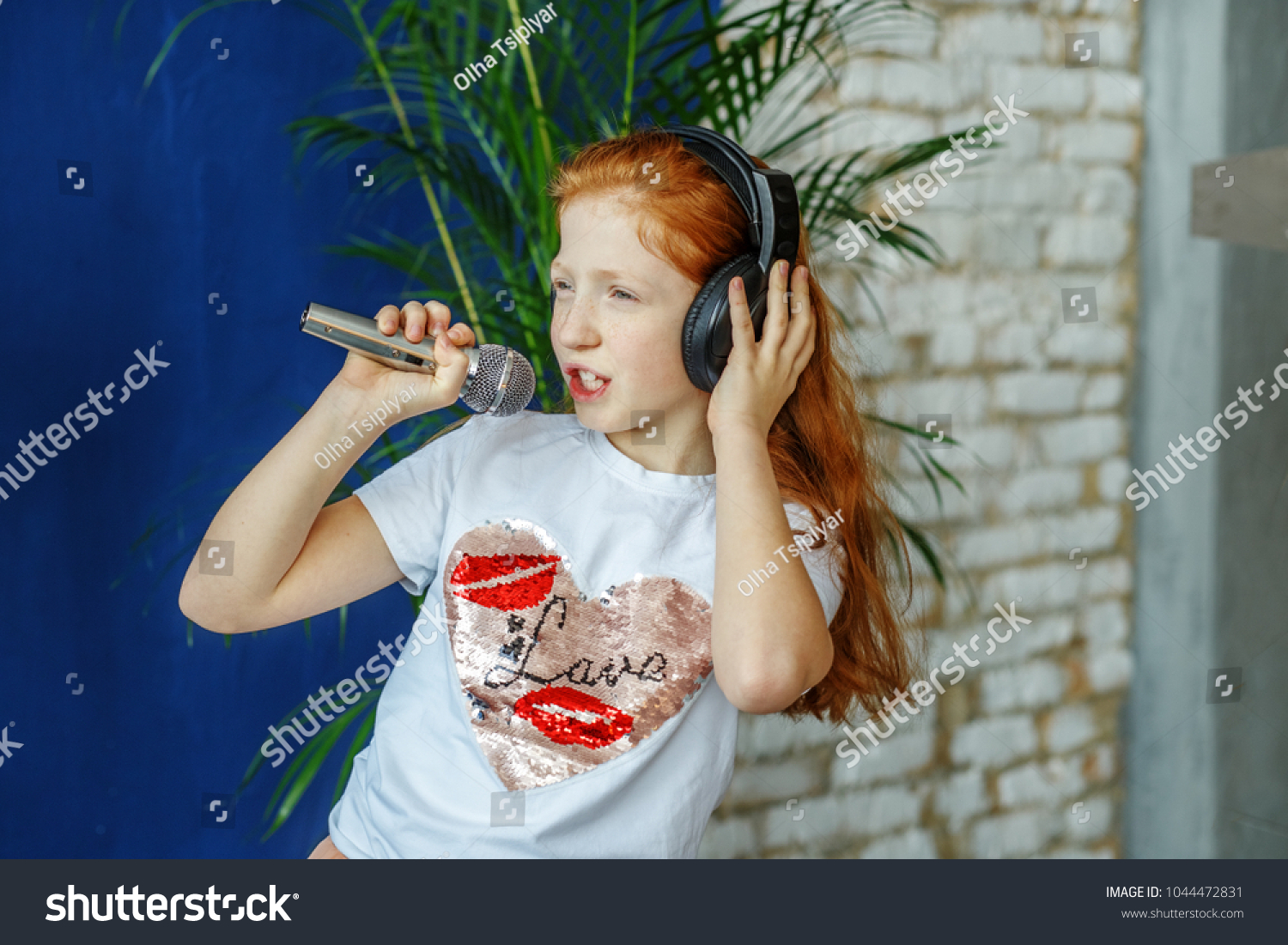 Who sings the song A Girl from High Society Who sings the song A Girl from High Society