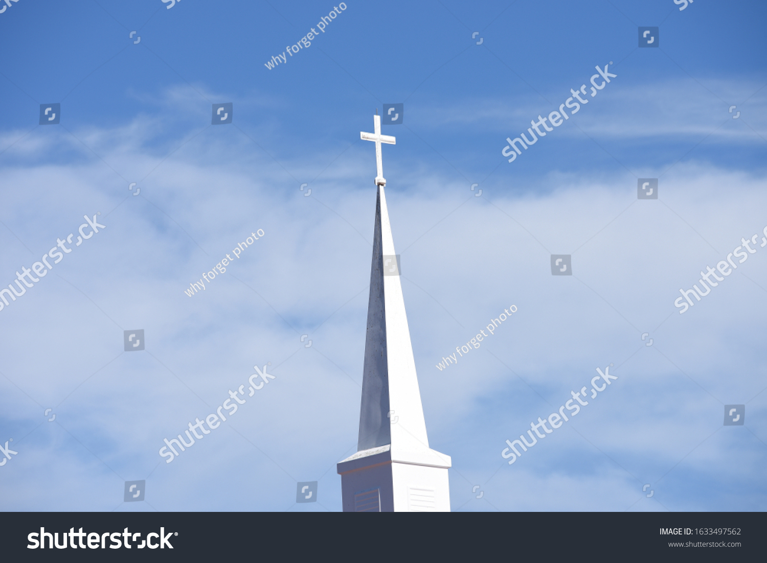 5 letter word for church steeple