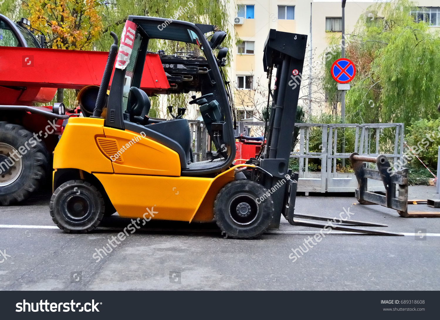 Yellow Forklift Truck Outside Industrial Stock Photo Edit Now 689318608