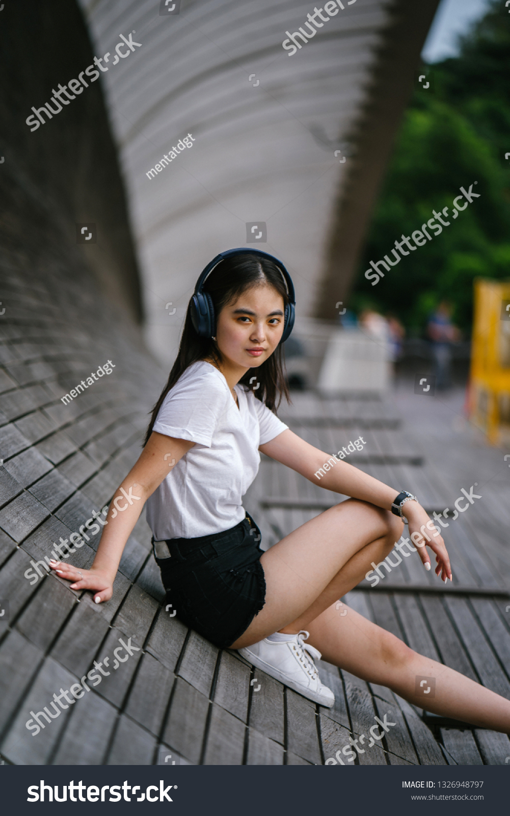 Asian street teen