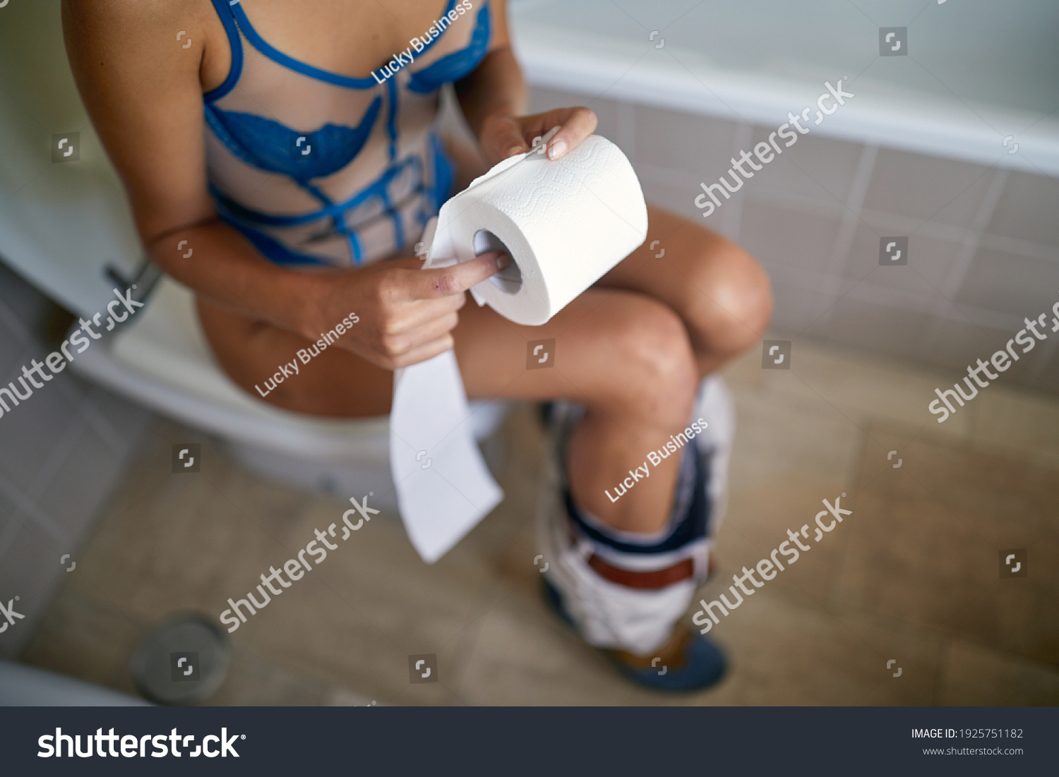 sexy girl peeing pants
