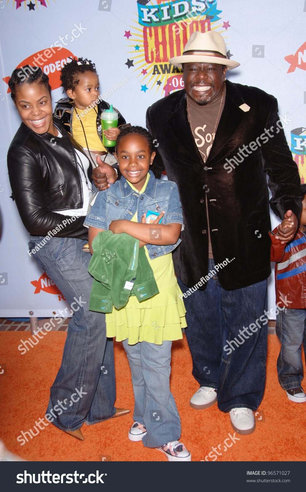 Actor Cedric Entertainer Family 2006 Nickelodeon Stock Photo 96571027 ...