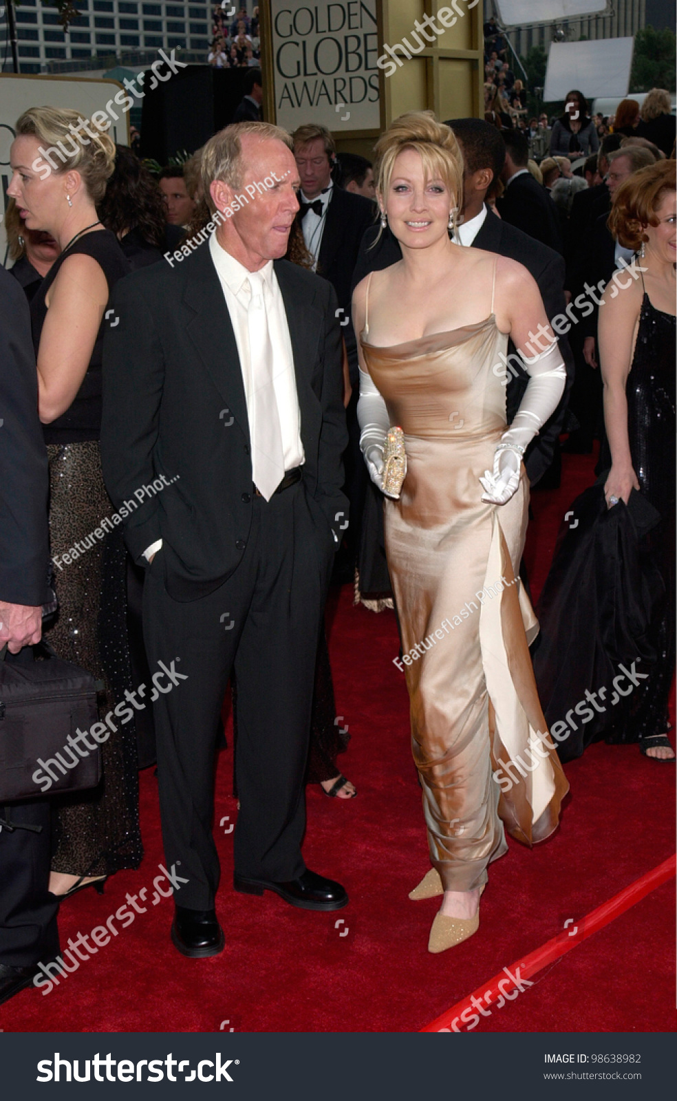 Actor Paul Hogan & Actress Wife Linda Kozlowski At The 2001 Golden ...