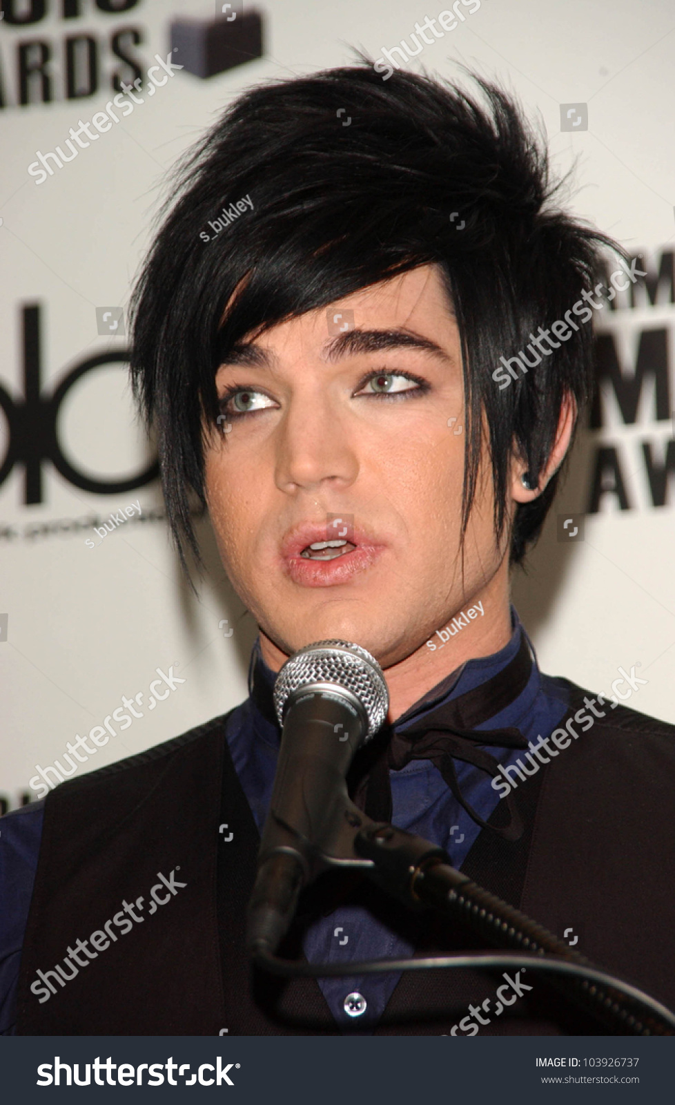 Adam Lambert 2009 American Music Awards Stock Photo Edit Now 103926737 - bev sings a song roblox id