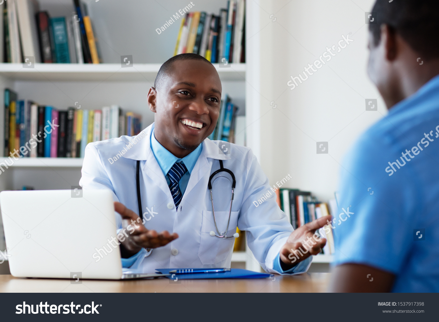 64,994 Doctor Patient Talking Men Images, Stock Photos & Vectors ...