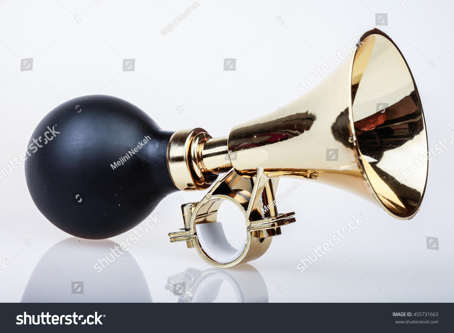 Unduh 91 Koleksi Background Air Horn Gratis Terbaik