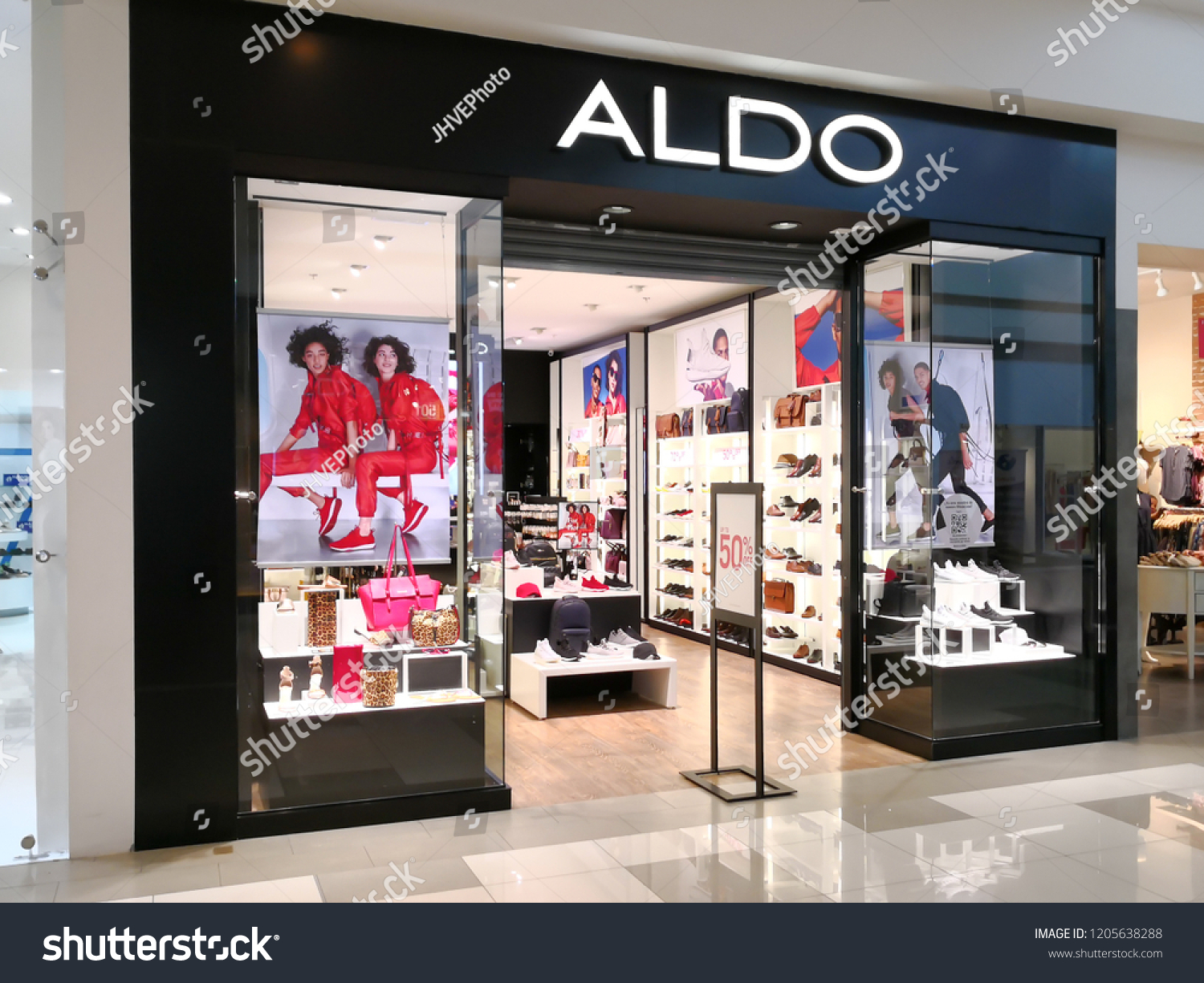 nearby aldo store