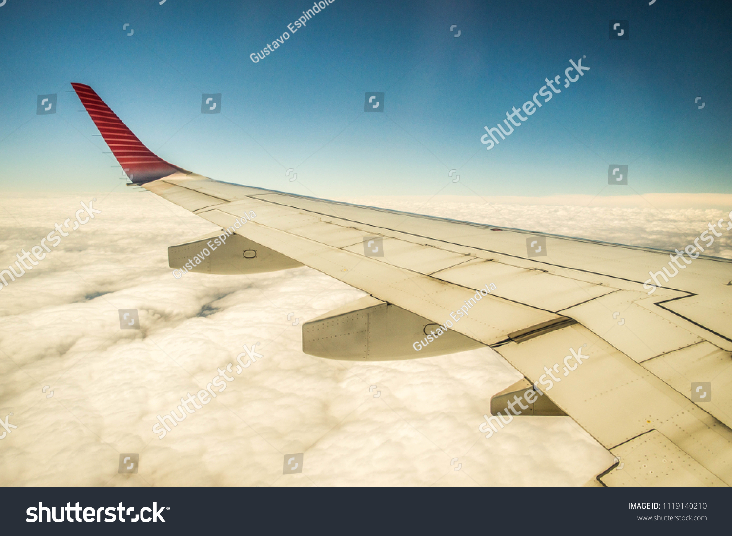 5 Alas de avion Images, Stock Photos & Vectors | Shutterstock