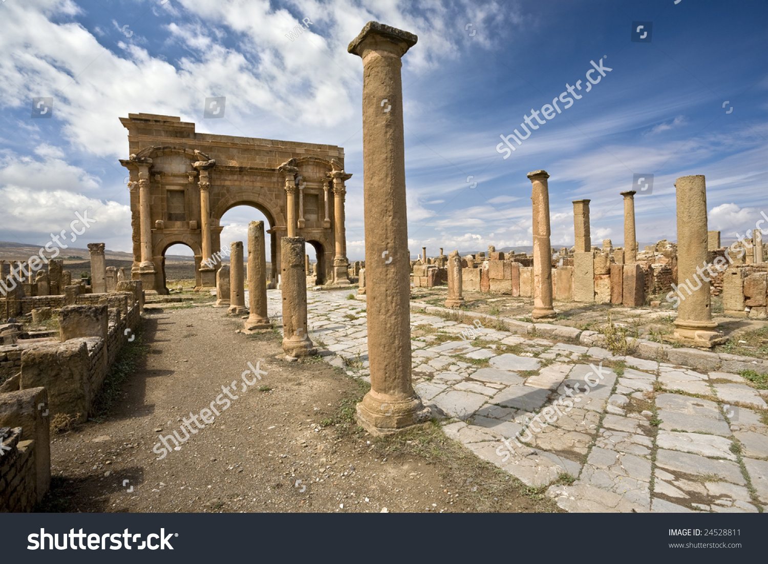 Algeria. Timgad (Ancient Thamugadi Or Thamugas). Decumanus Maximus ...