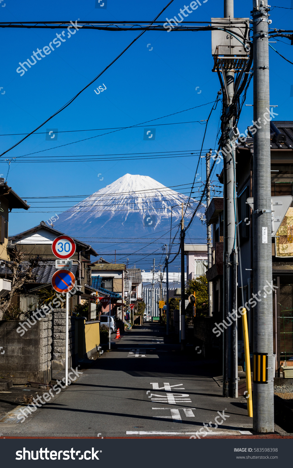 Alley View Morning Light Mount Fuji Stock Photo Edit Now 583598398