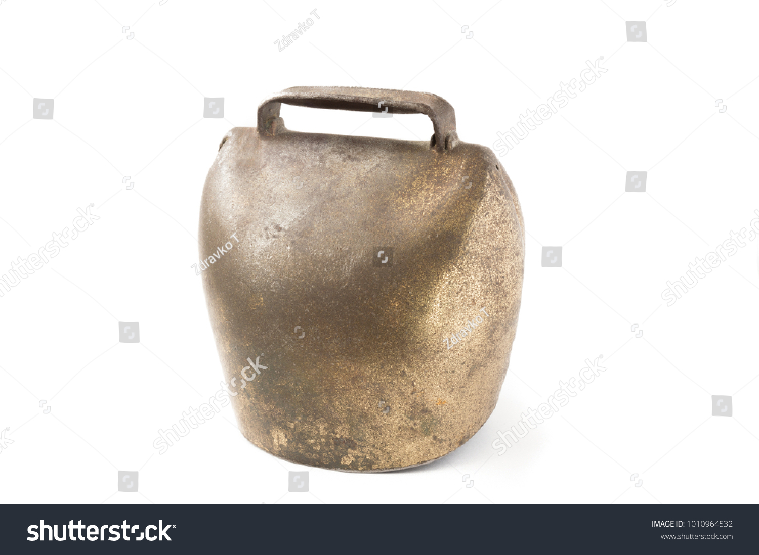 716 Brown cow bell isolated Images, Stock Photos & Vectors | Shutterstock