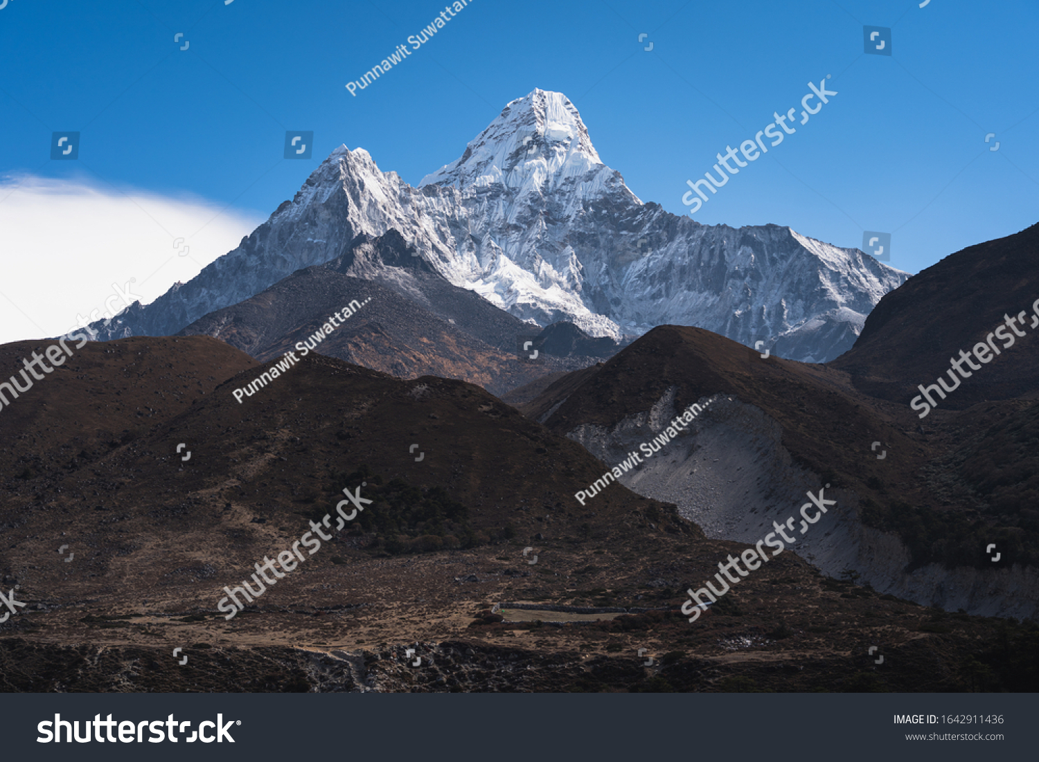 Ama Dablam Mountain Peak Most Famous Stock Photo (Edit Now) 1642911436