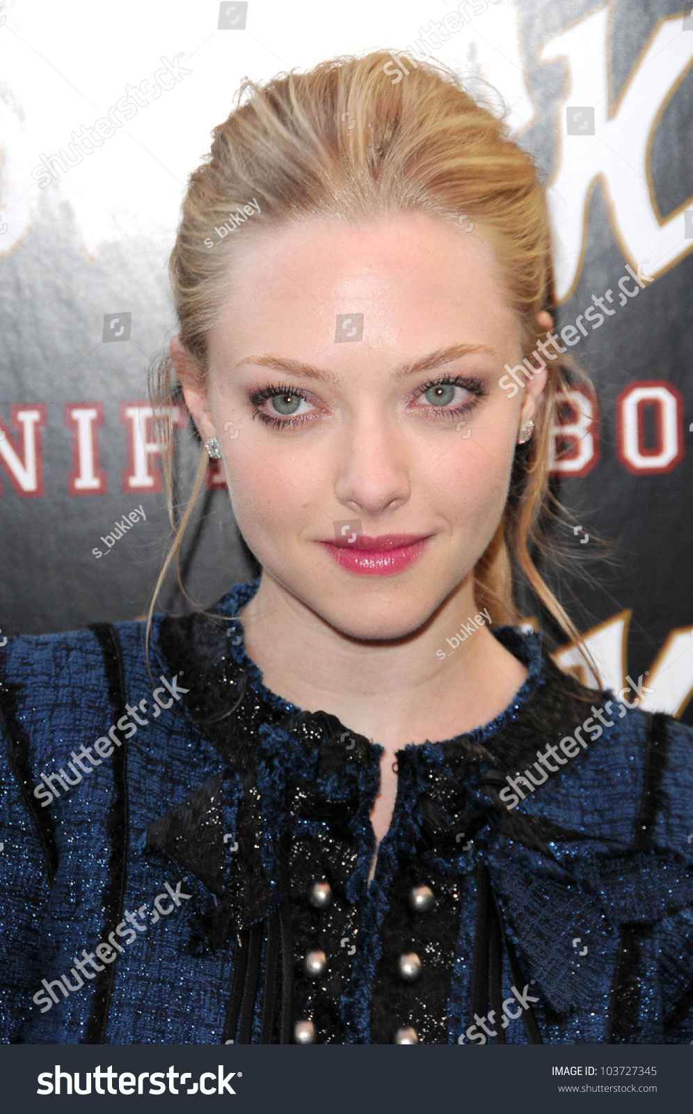 Amanda Seyfried Store Appearance By Cast Stock Photo Edit Now 103727345