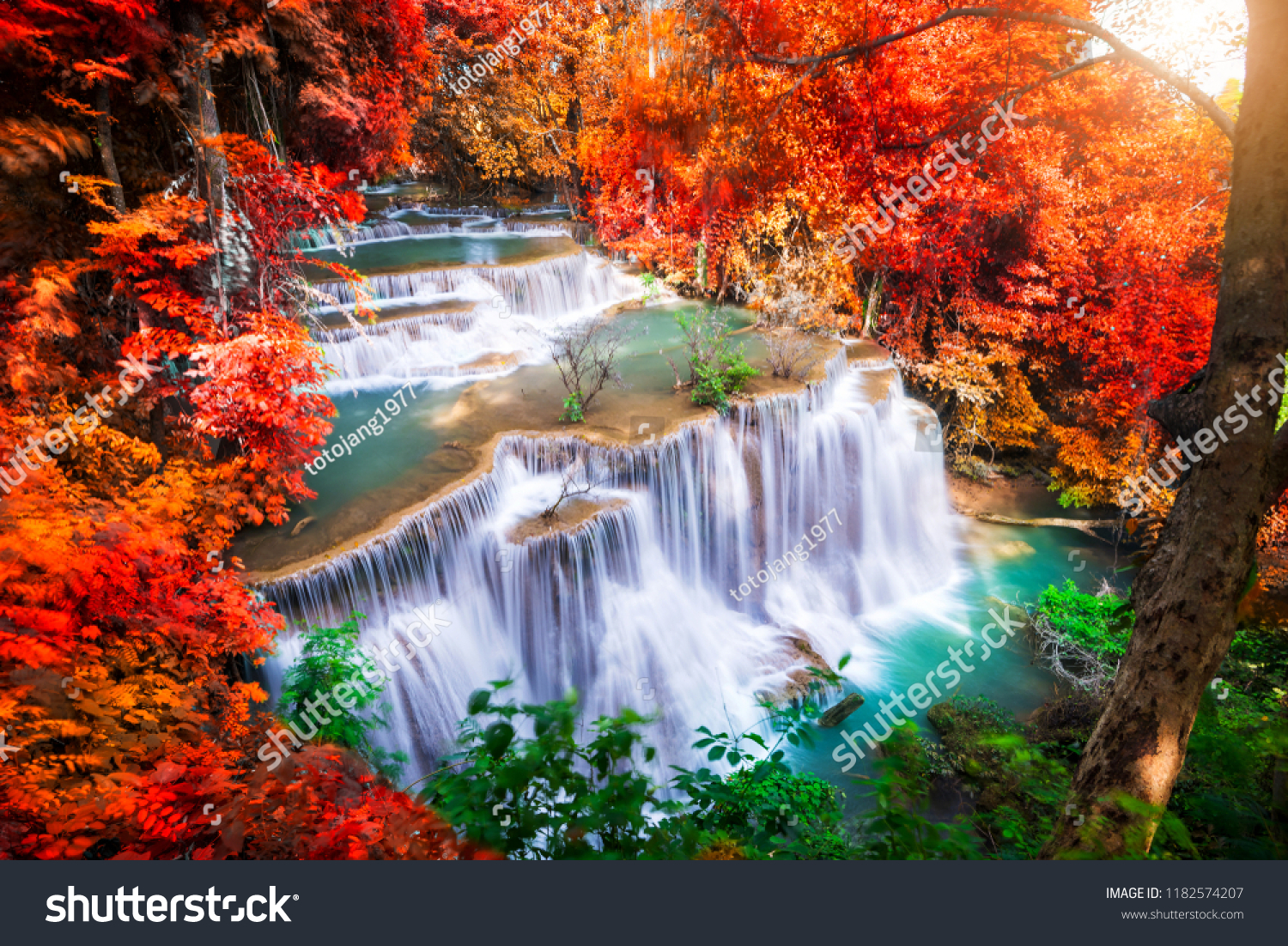 levering udsende Til meditation Amazing Nature Beautiful Waterfall Colorful Autumn Stock Photo (Edit Now)  1182574207