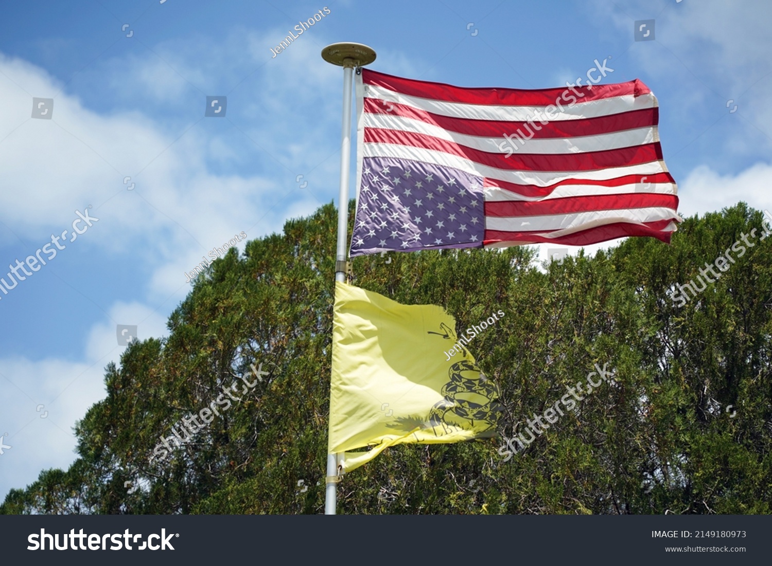 what-does-an-upside-down-american-flag-mean