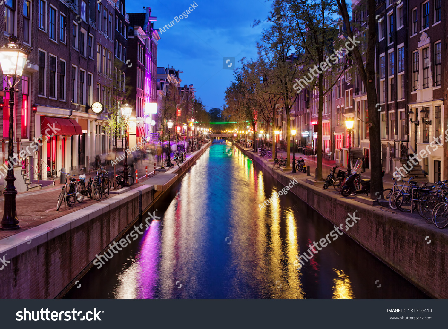 Amsterdam Red Light District By Night Stock Photo 181706414 - Shutterstock