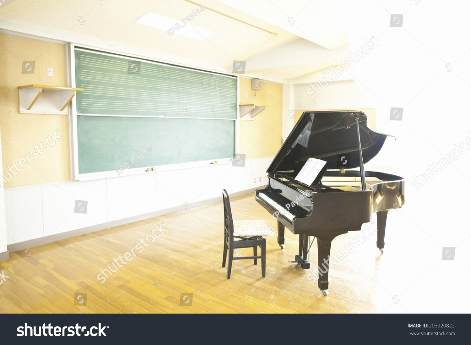 音楽室 の画像 写真素材 ベクター画像 Shutterstock