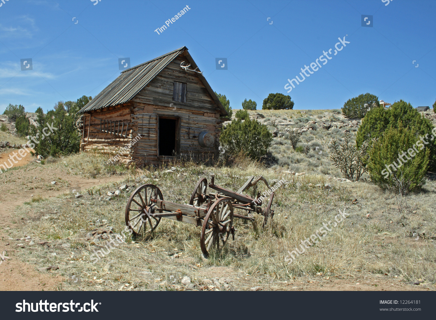 Old Log Cabin Broken Down Antique Stock Photo 12264181 - Shutterstock