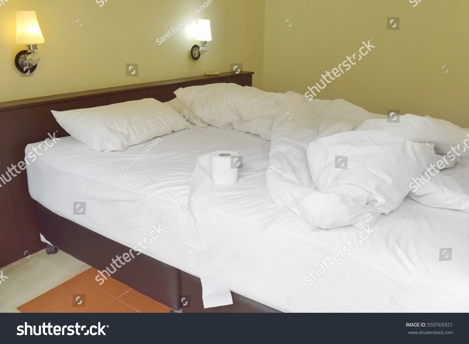 Unmade Bed Crumpled Bed Sheet Blanket Stock Photo 559765921 | Shutterstock