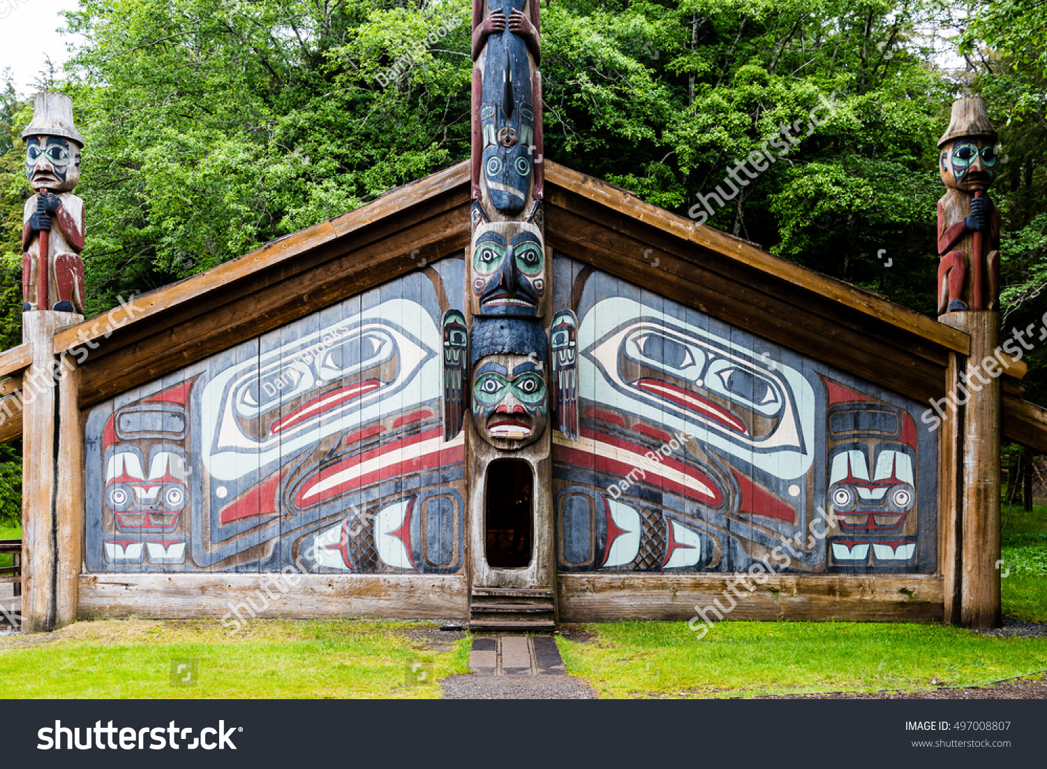 Ancient Inuit Totem Lodge Alaska Stock Photo 497008807 - Shutterstock