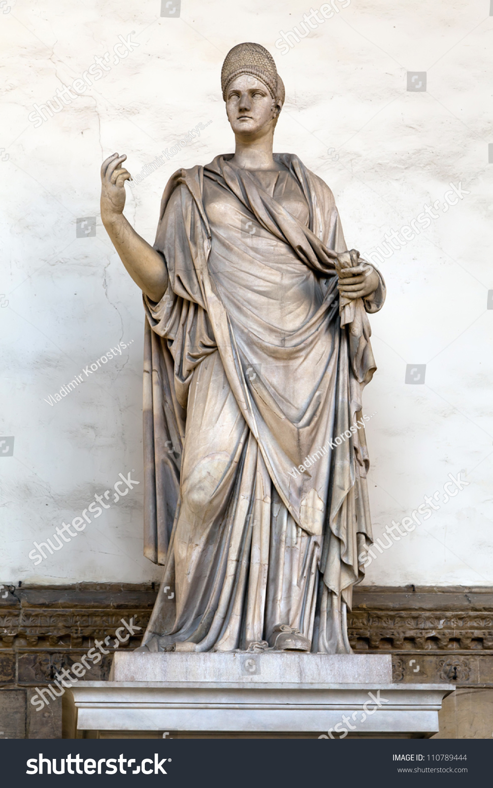 Ancient Roman Sculpture Of A Vestal Virgin At The Loggia Dei Lanzi ...