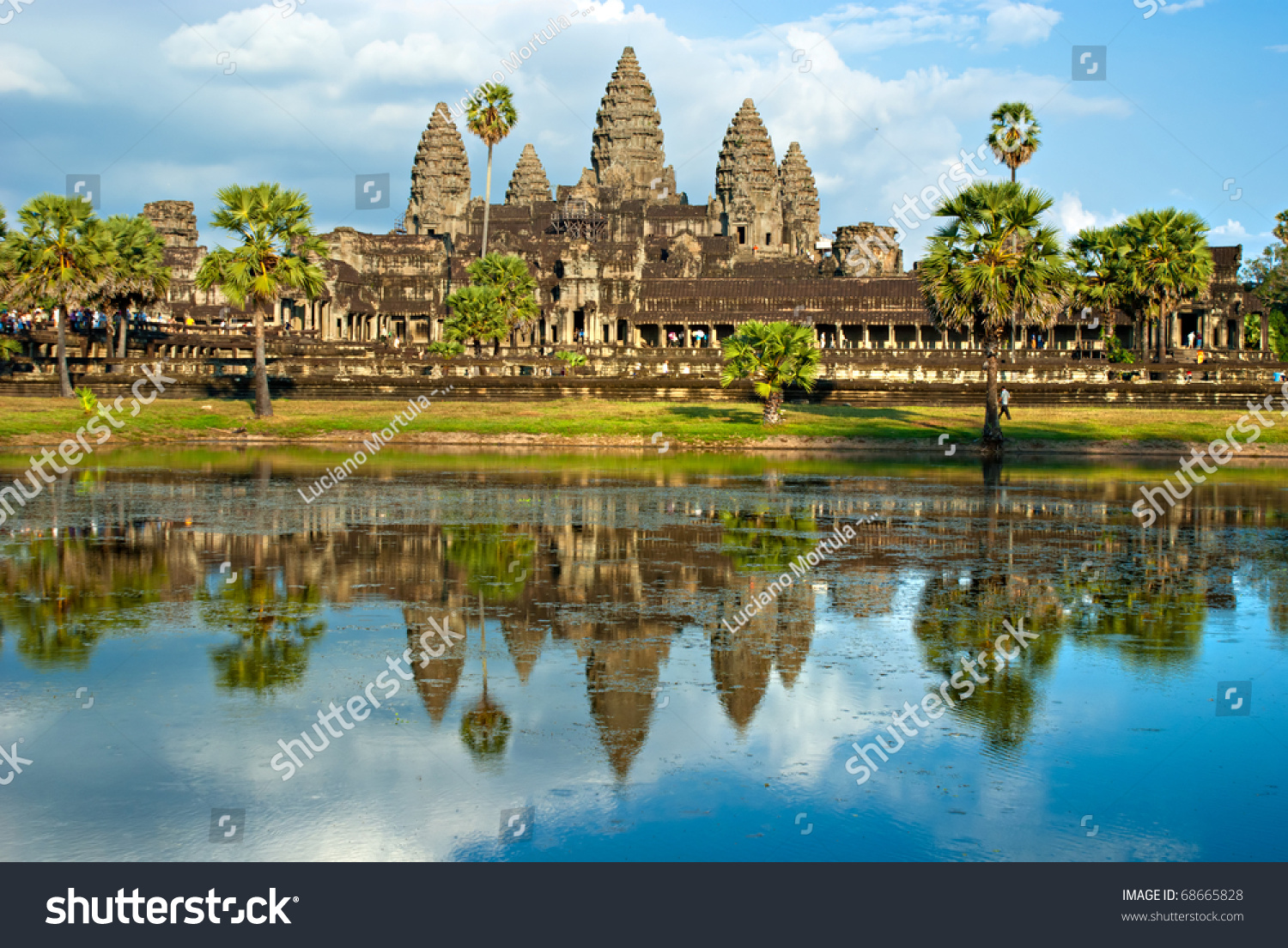 アンコール ワットの神殿 シェム リアップ カンボジア の写真素材 今すぐ編集