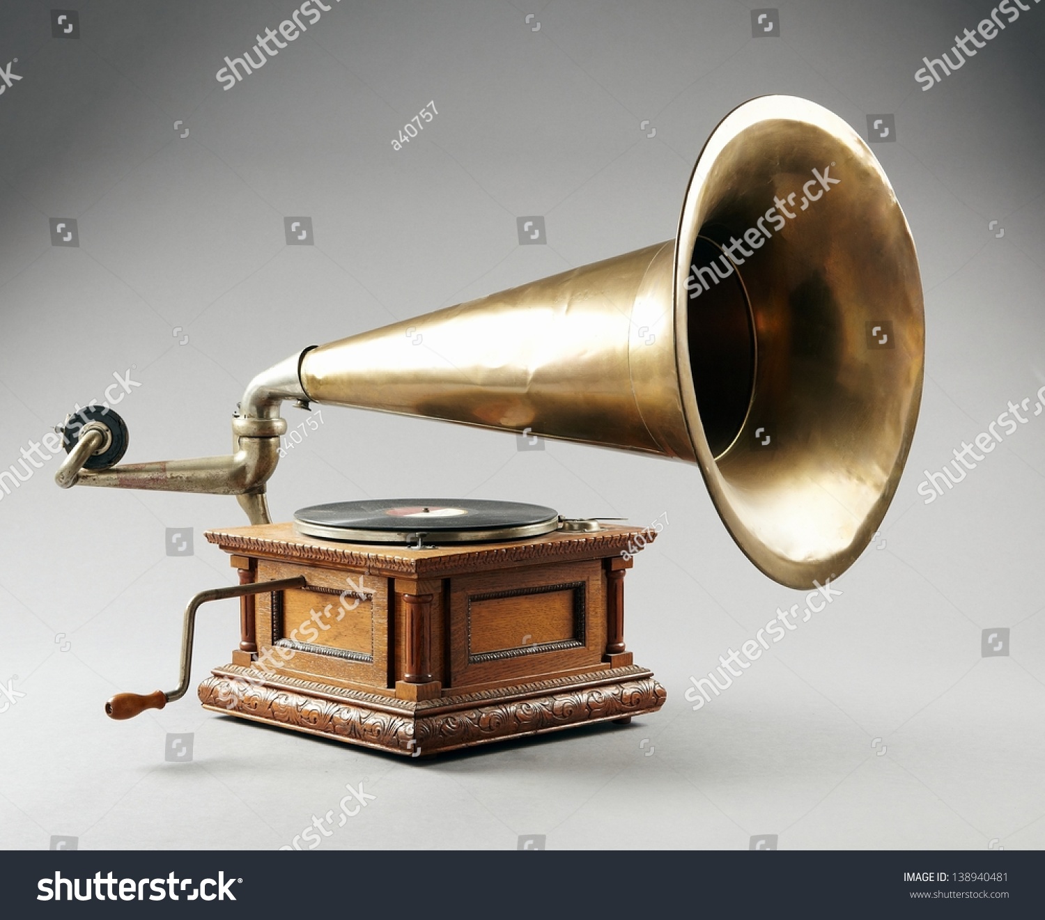 Antique Phonograph Stock Photo 138940481 : Shutterstock