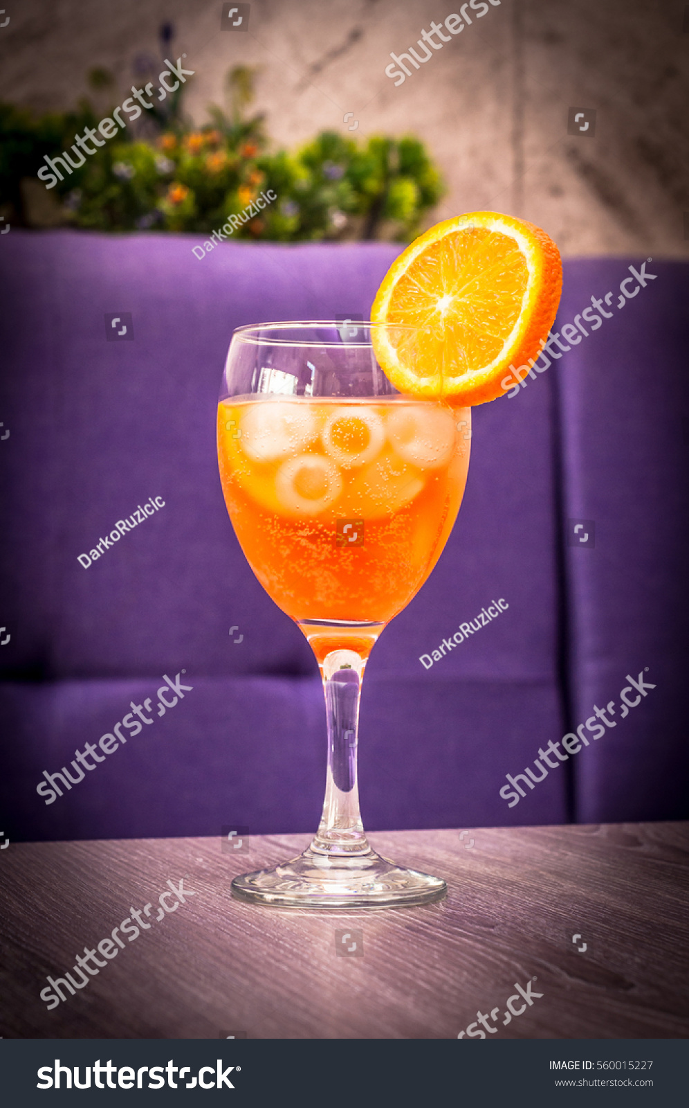 Aperol Spritz Cocktail Foto stock 560015227 | Shutterstock