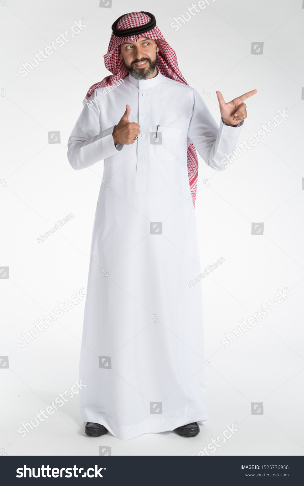 Arab Middle Eastern Saudi Man Traditional Stock Photo (Edit Now) 1525776956