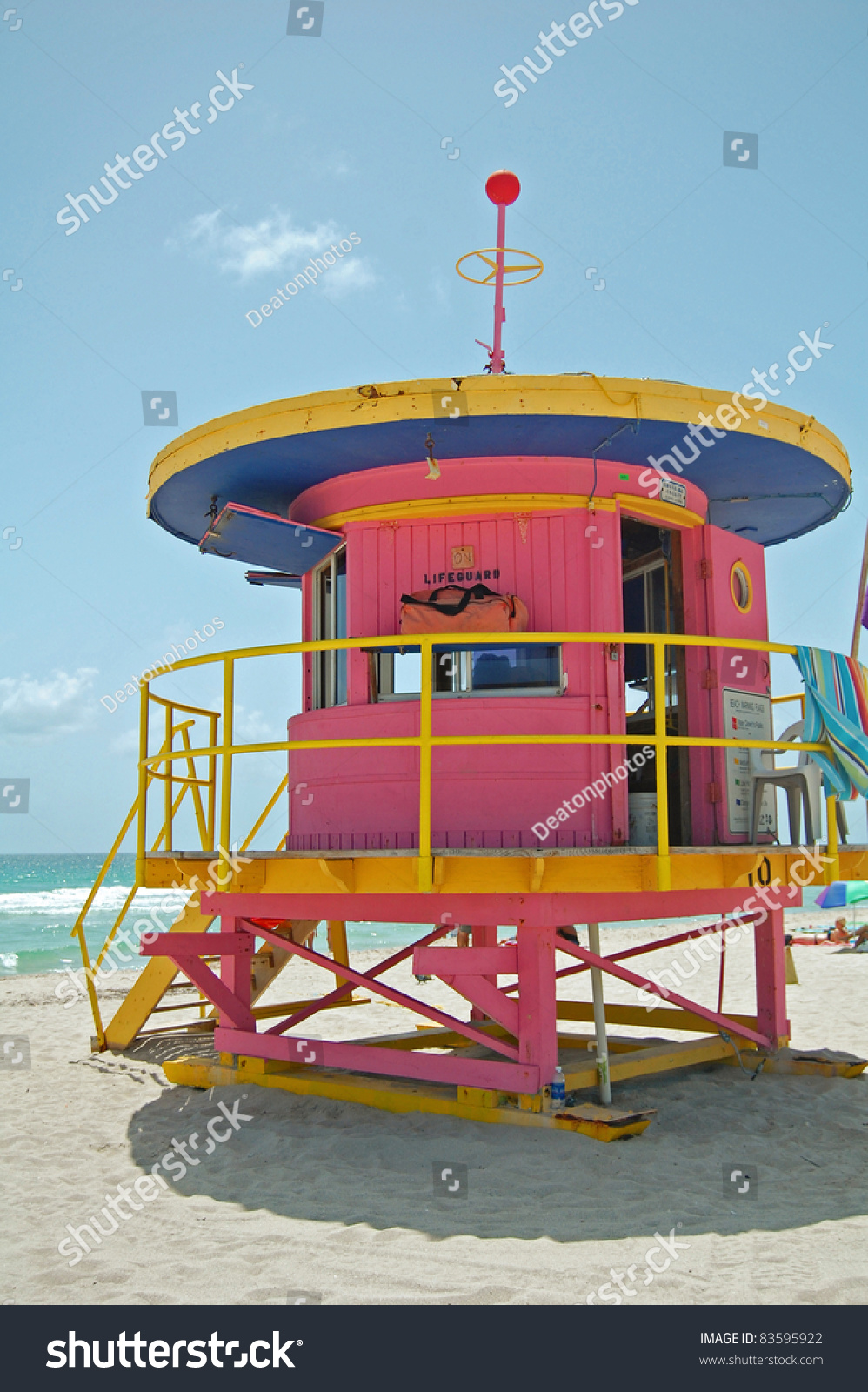 Art Deco Pink Lifeguard Tower On South Beach, Miami, Florida Stock ...