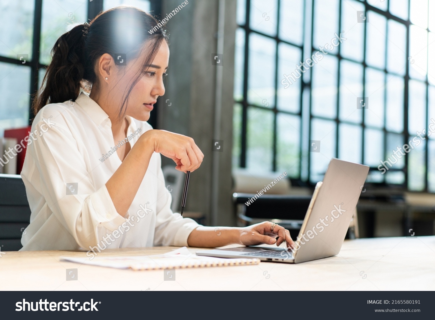 29,100 Job computer asia Images, Stock Photos & Vectors | Shutterstock