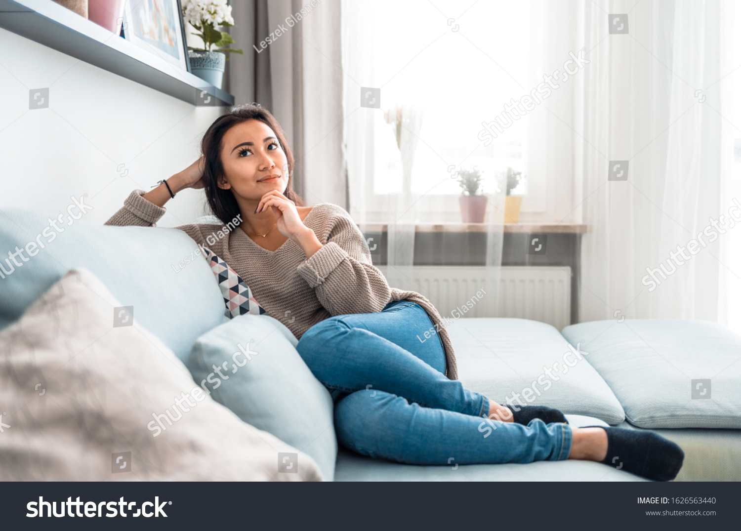 109,676 Girl contemplating Images, Stock Photos & Vectors | Shutterstock