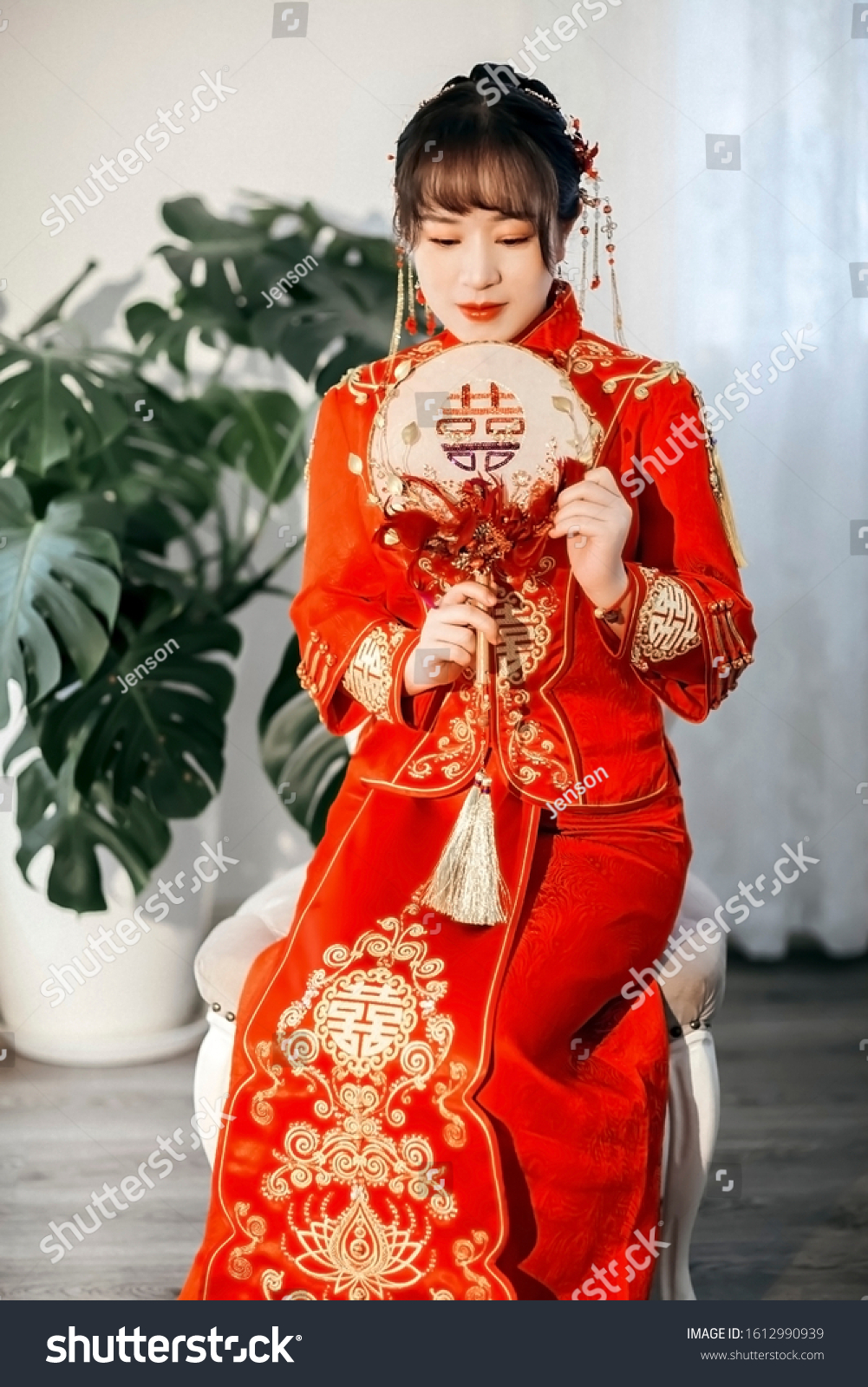 wearing red to a chinese wedding