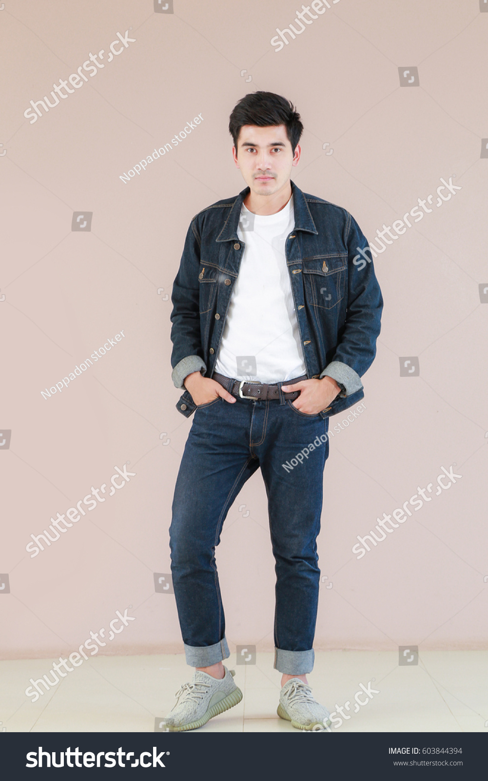 Asian Man Casual Outfits Standing Jeans Stock Photo 603844394 | Shutterstock