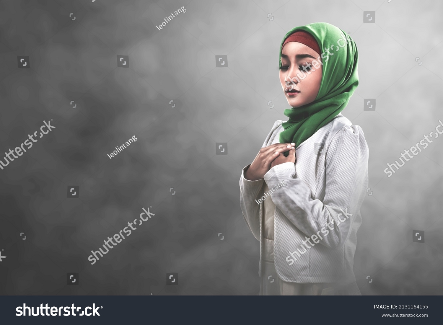 Muslima in hot latex